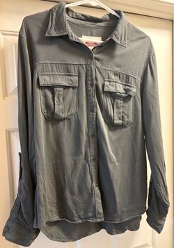 Mossimo Women’s Gray Button-Up Shirt – Size L - Never Worn