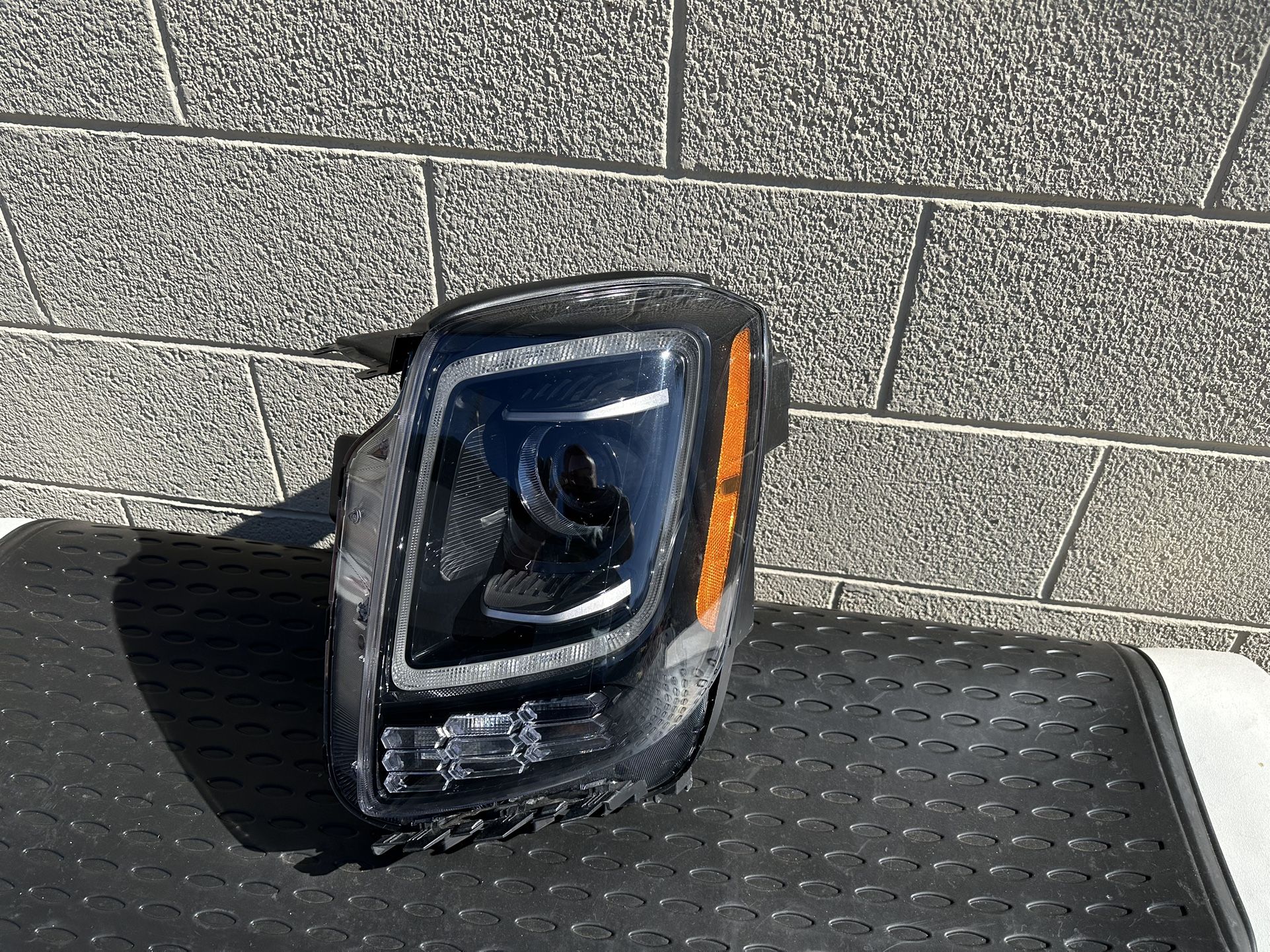 Kia Telluride Headlight 2020, 2021, 2022, Kia Telluride Headlamp, Driver Side Front Headlight, OEM ORIGINAL KIA PART