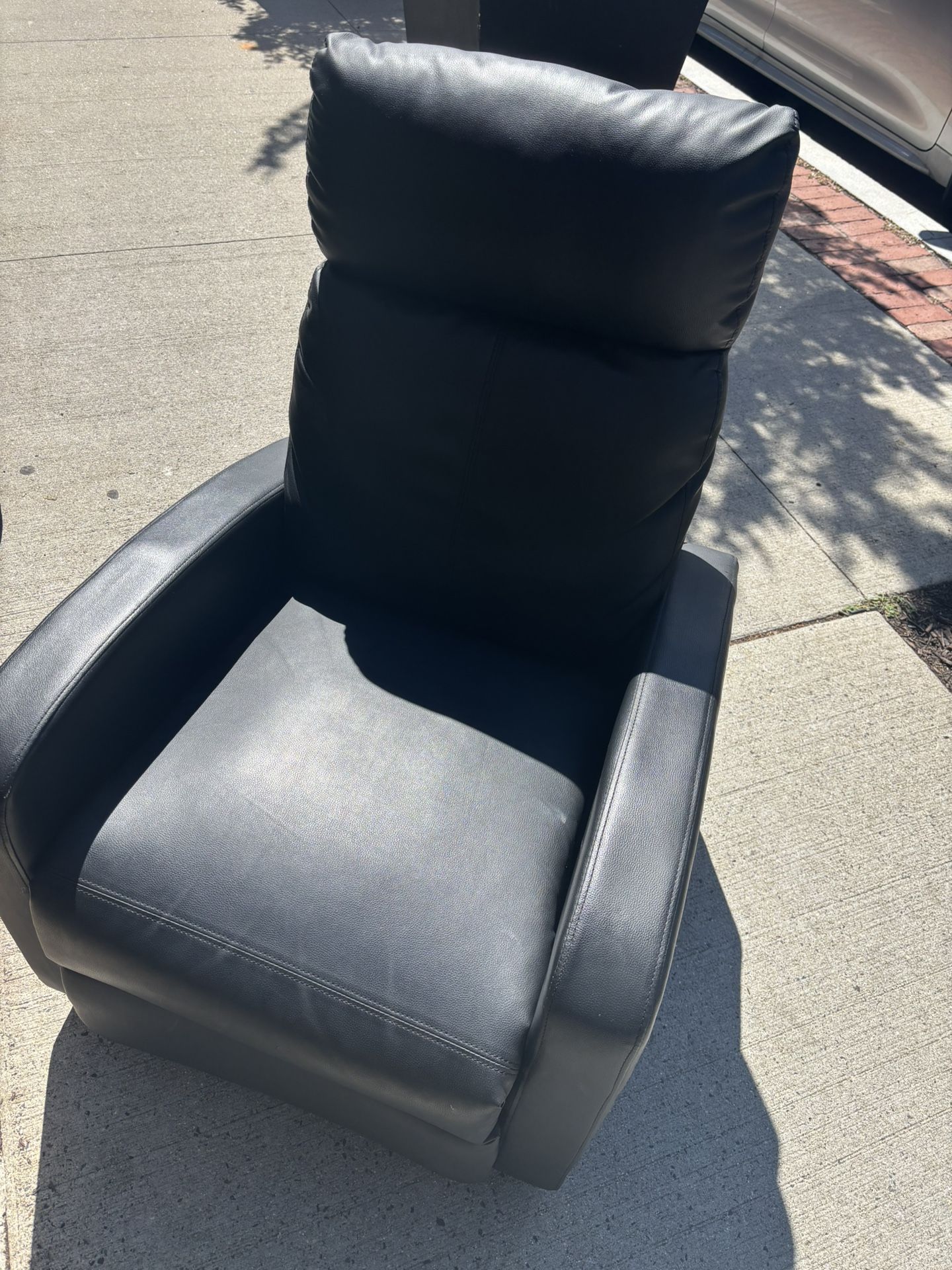 Reclining Chair 