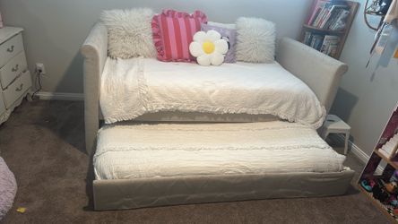 Twin DayBed And Trundle