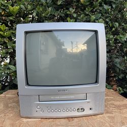 Toshiba crt tv built-in vcr 13”