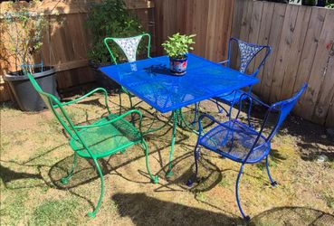 Vintage metal table and chairs (heavy duty)