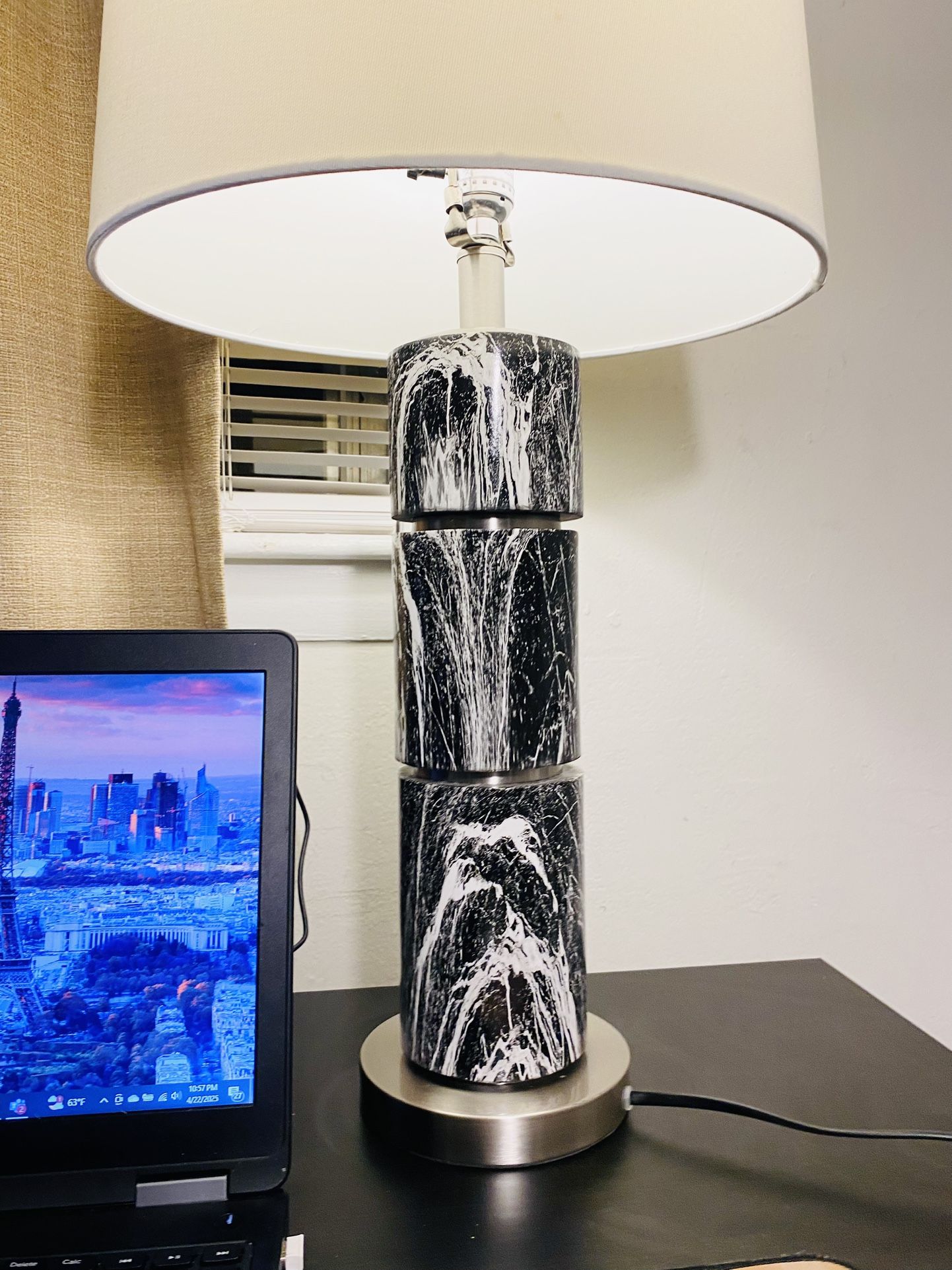 Marciela lamp 28 Inches Tall Black/white