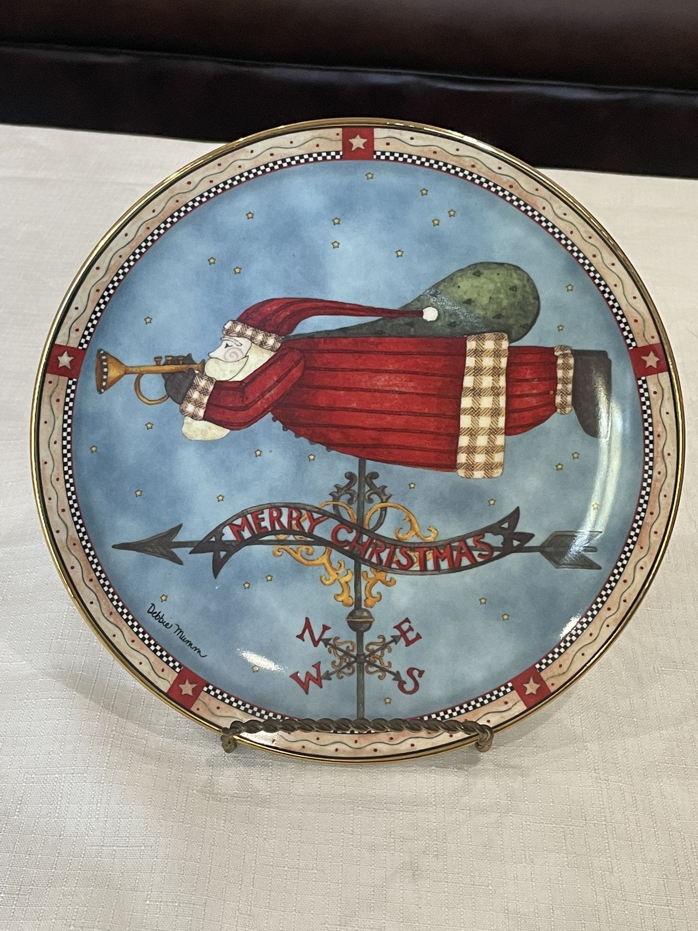 FRANKLIN MINT Royal Doulton Christmas Is In The Air Limited Edition Decor Plate 8”