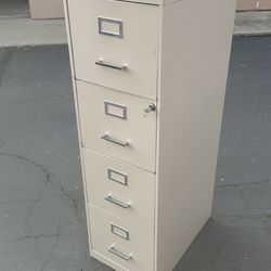 Filing Cabinet +key