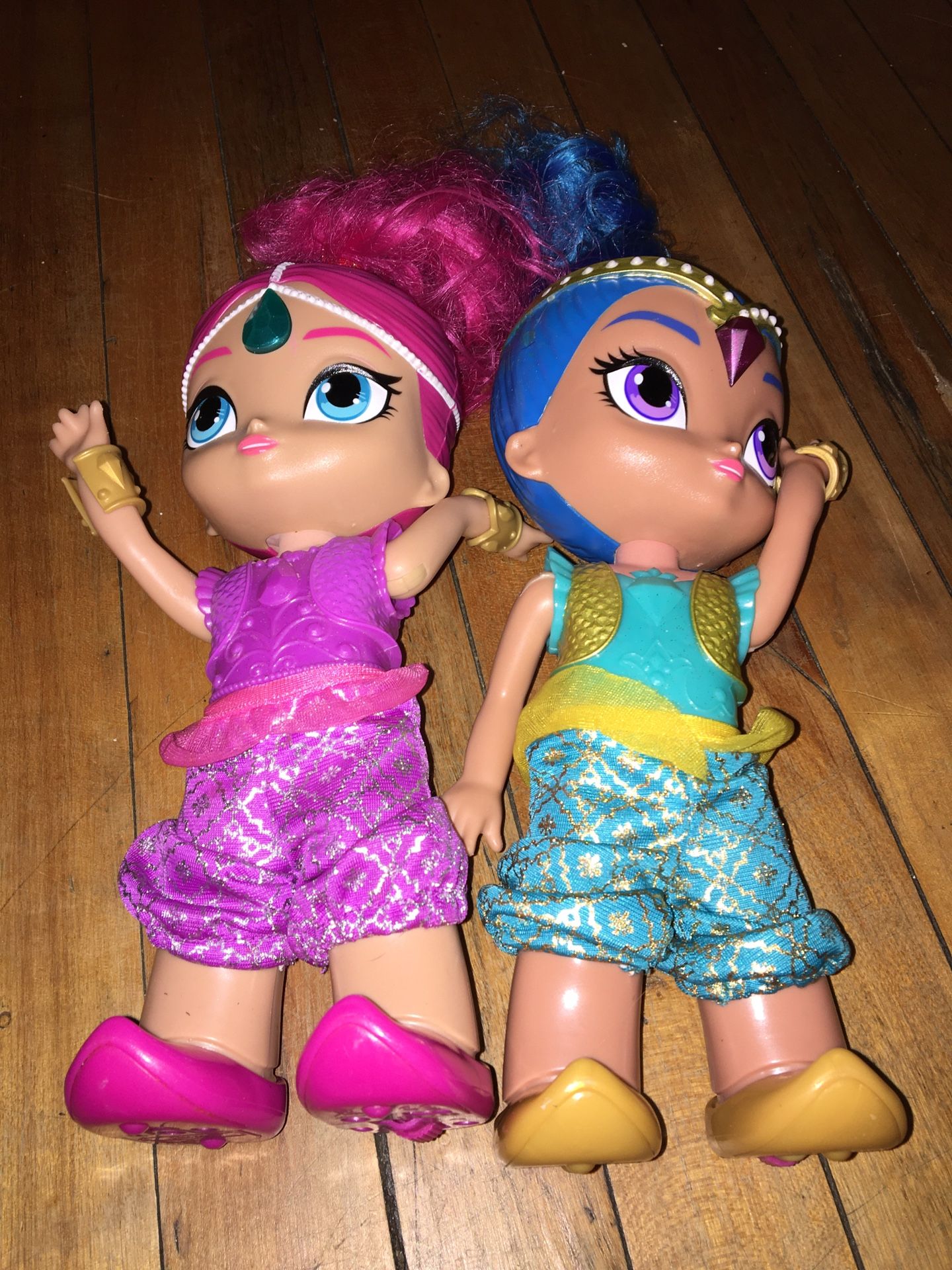 Shimmer and shine dolls