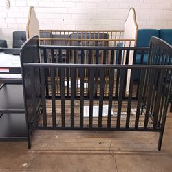 NEW 3 IN 1 CONVERTIBLE CRIB WITH CHANGING TABLE BLACK COLOR 