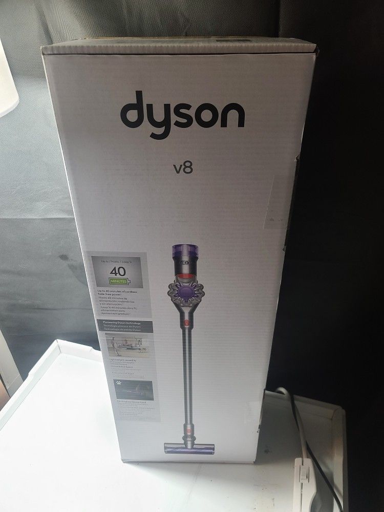 Brand New Dyson V8 Cordless Vacuum 
