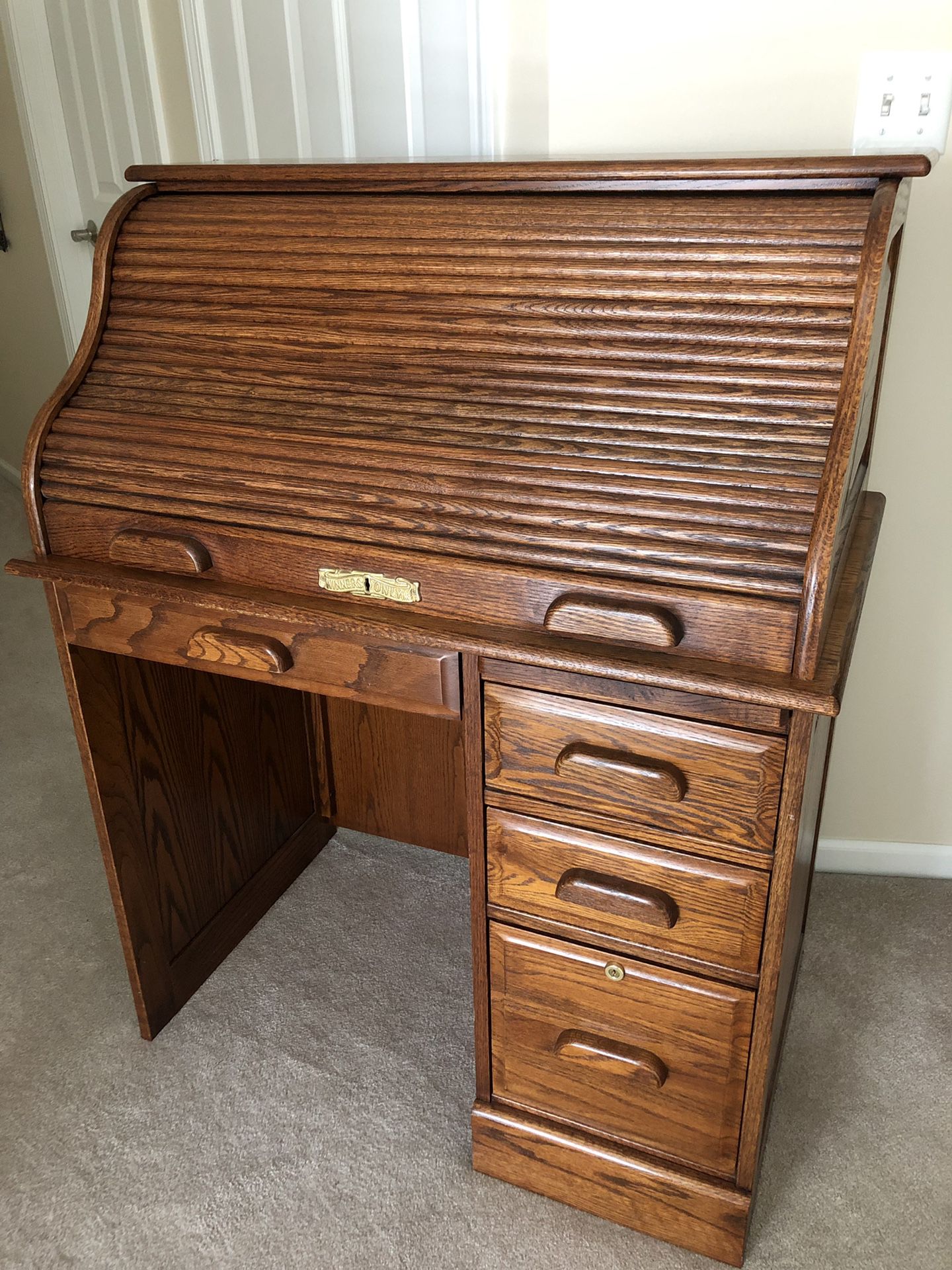 Beautiful Mahogany Secretary Desk. Very functional and beautiful decorative piece. Excellent condition.