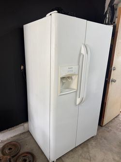 Frigidaire refrigerator
