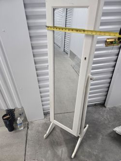 Jewelry mirror