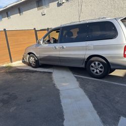 2005 KIA Sedona