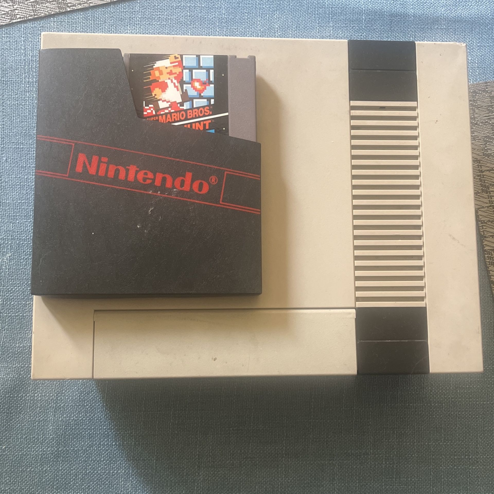 Nintendo NES-001 W/ Super Mario Bros/ Duck Hunt Game 