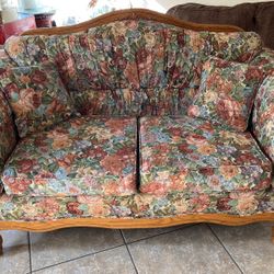 Vintage Floral Couch (2) 