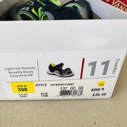 New light up sandals   Size 11