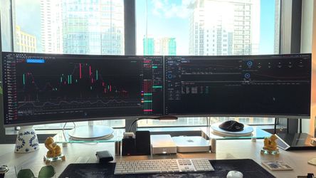 2 34 “ Samsung Computer Curved Screens