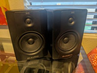M-Audio  BX5 D2 (Pair) Powered Studio Monitor Speakers