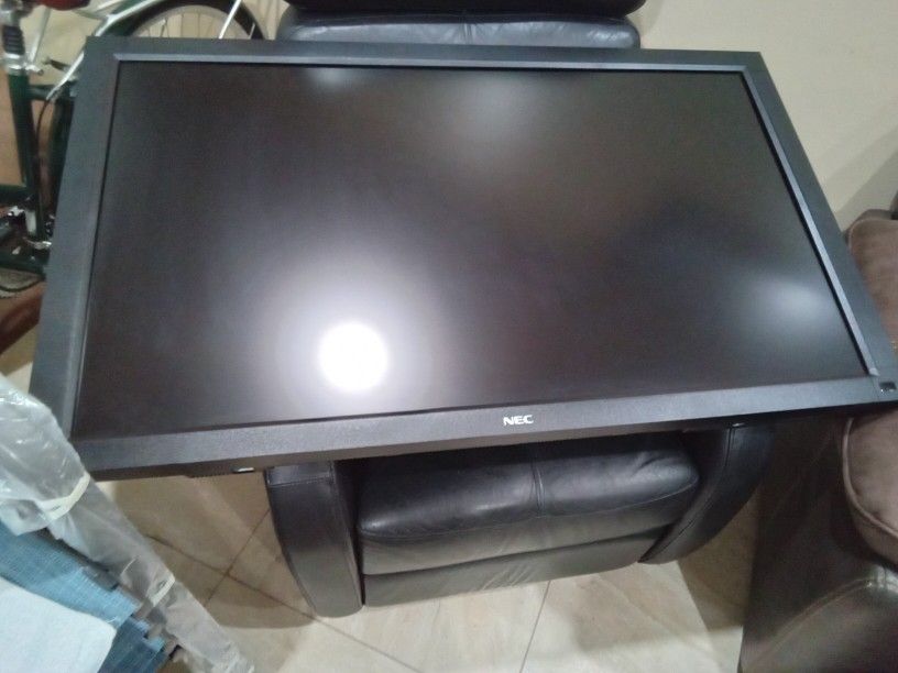 Nec Multisync V462 Commercial Grade Large Screen LCD Display Monitor