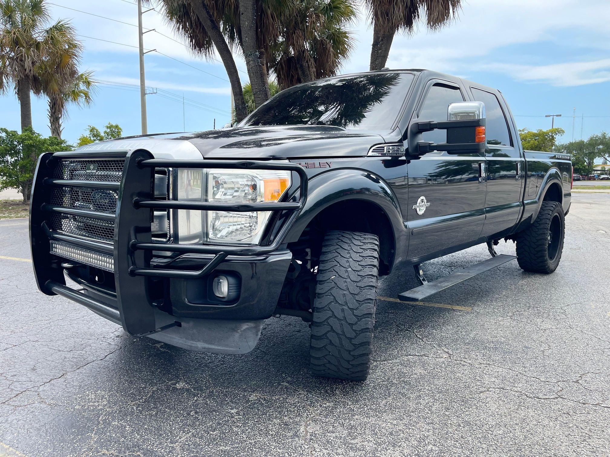 Ford F250 With 5th Wheel Ready For The Road !