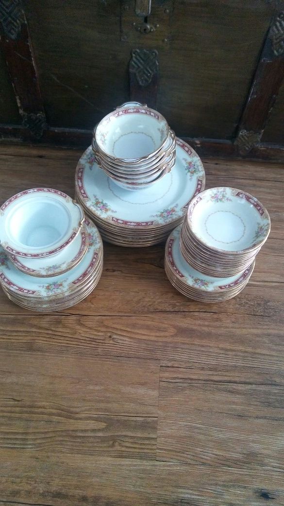 noritake 45 piece fine China dinnerware