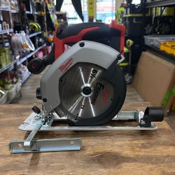 Milwaukee M18 18V Lithium-Ion Cordless 6-1/2 in. Circular Saw (Tool-Only)