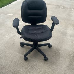 Desk Chair Works Fine Black