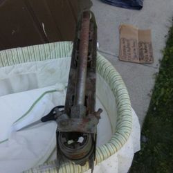 Craftman pipe maker .