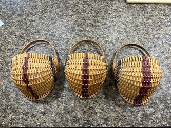 Handmade Amish Hanging Wall Baskets / Baskets / Wall Baskets