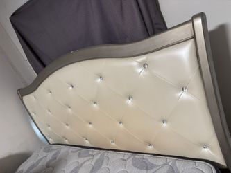 Queen Bed Set