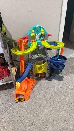 Gentle use  hot wheels car track