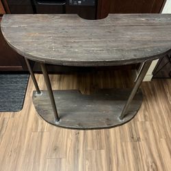 Wood Table, Priced To Sell!! 