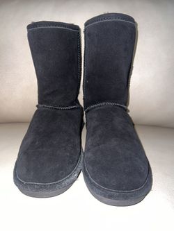 BearPaw Boots - Womenโs 8