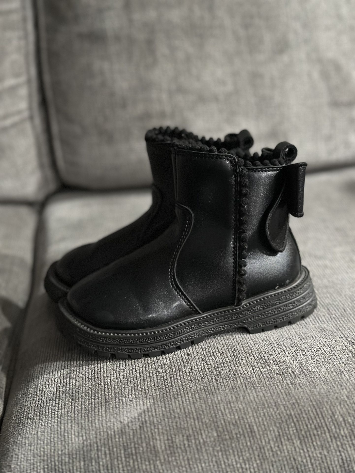 Size 11 Girl Black Boots With Bows