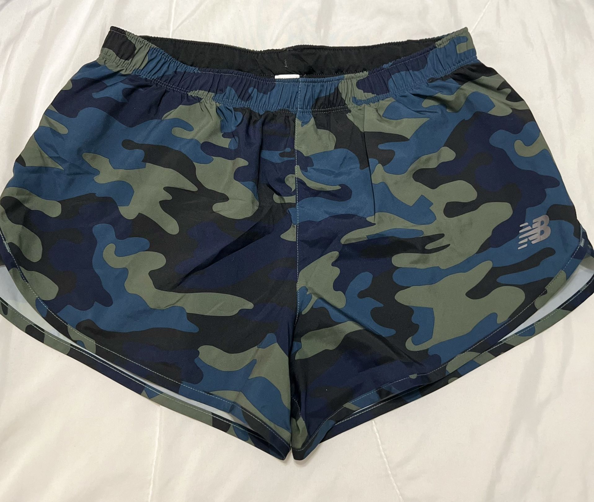 New Balance Green Camo Fully Lined Shorts Size M