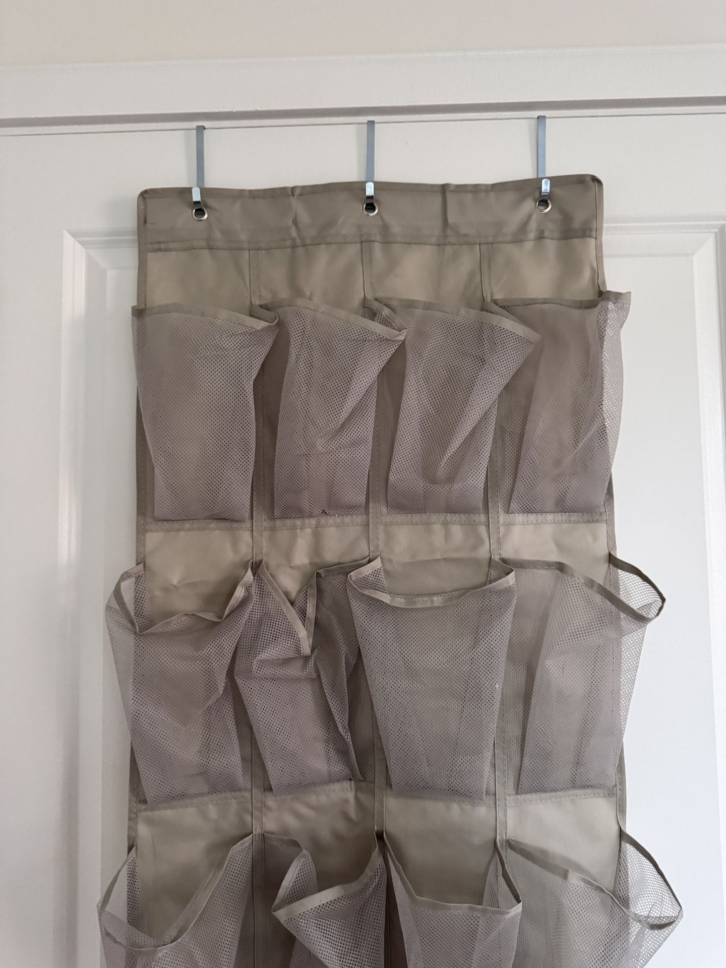 Hanging shoe stand