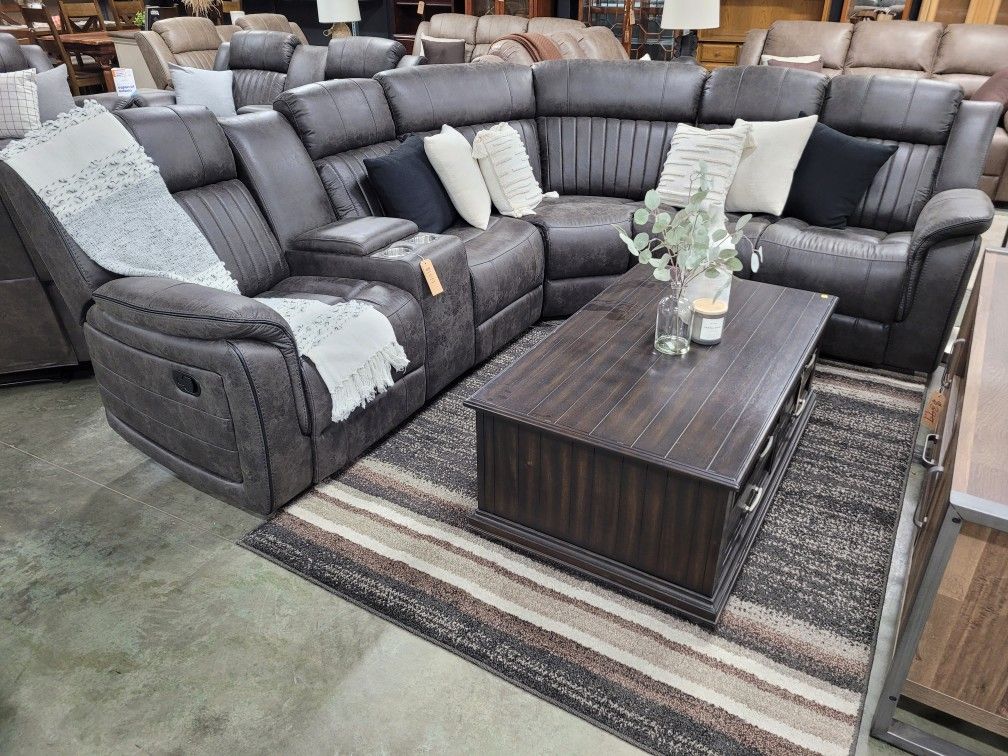 Brand New 3 Piece Sectional (Recliner)