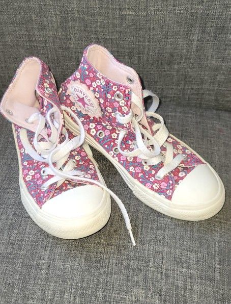 Girls Converse 