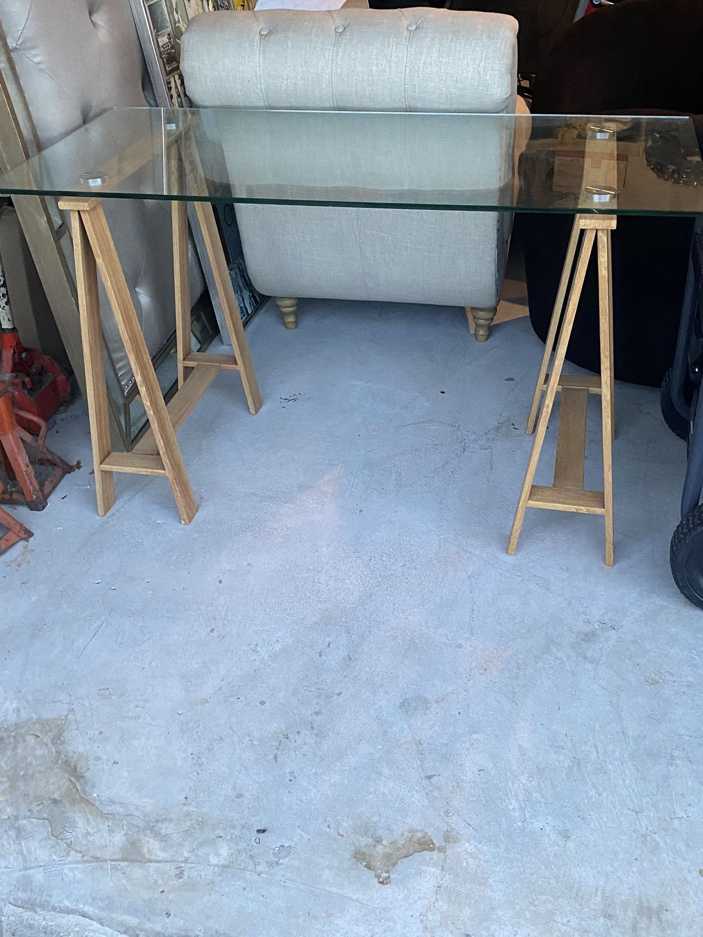Modern Glass Top Desk – Sleek & Stylish
