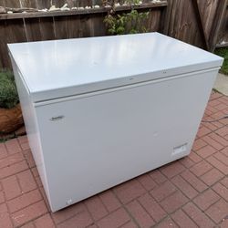 Danby 11 cu ft Chest Freezer / ice bath