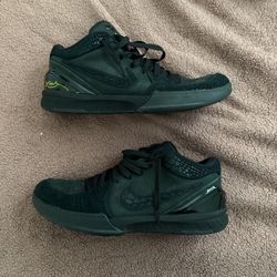 Kobe 4 Proto Gift of Mamba