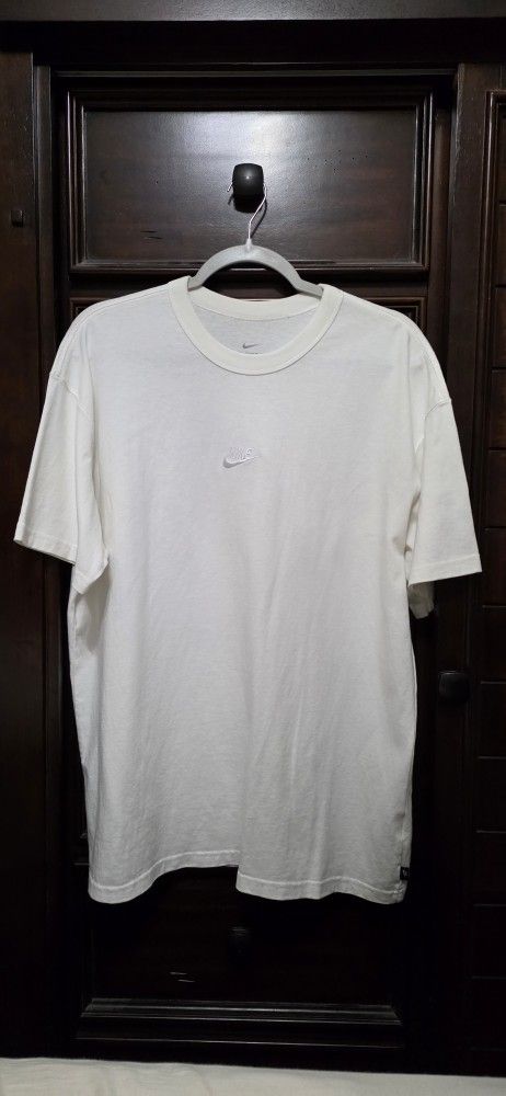 Men's Nike Shirt Size L