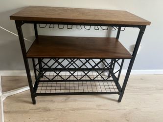 Wine rack table