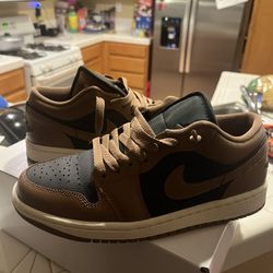 Jordan’s Air Low 1 Size 7
