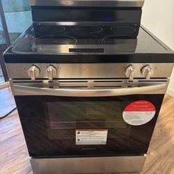 Frigidaire Electric Stove