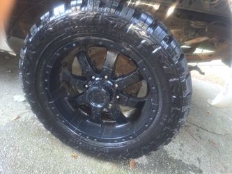 20 Inch Rims With Mud Tires Almost Brand New  $1000... O.b.o...