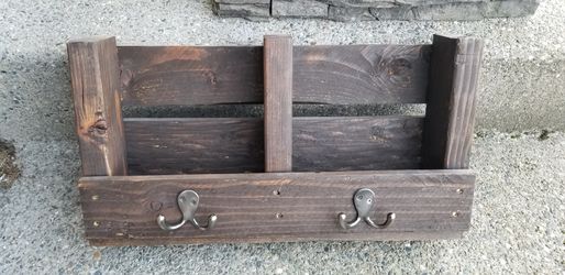 Home made small pallet wine rack/ coat rack