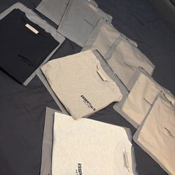 Essentials T-Shirts M-L 