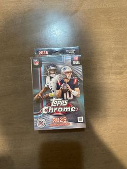 2025 Topps Chrome NFL Hanger Box
