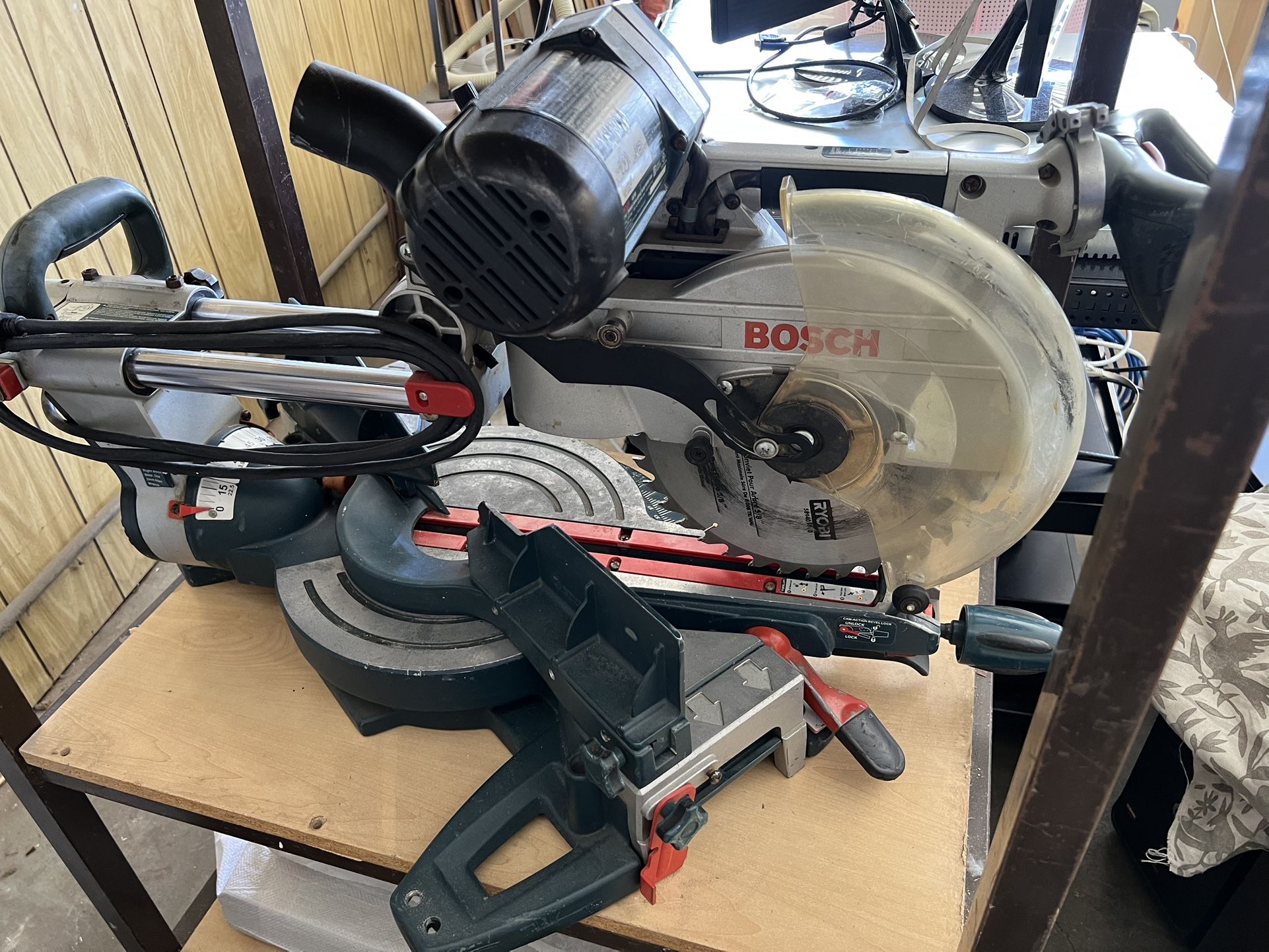 Bosch 4410 Dual-Bevel Sliding Miter Saw