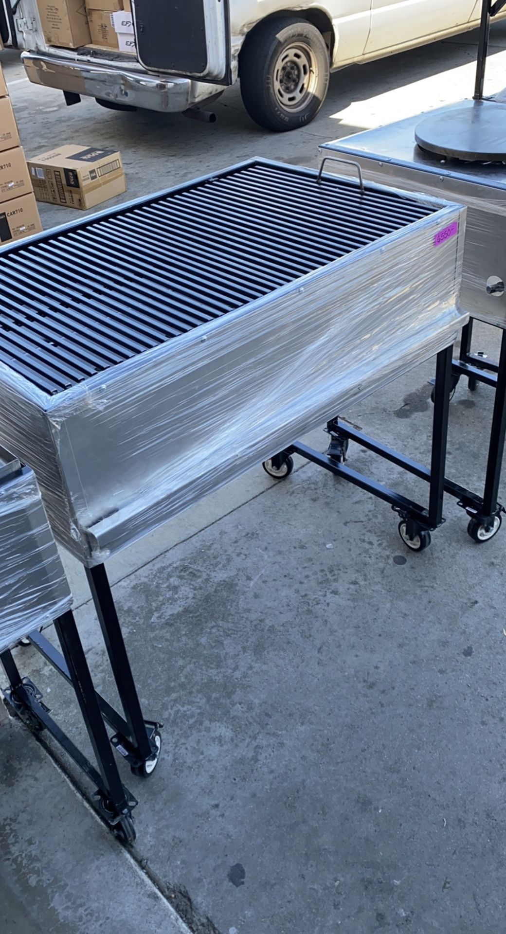 Asador Grande De 20x36 De Carbon Con Patas Desmontables